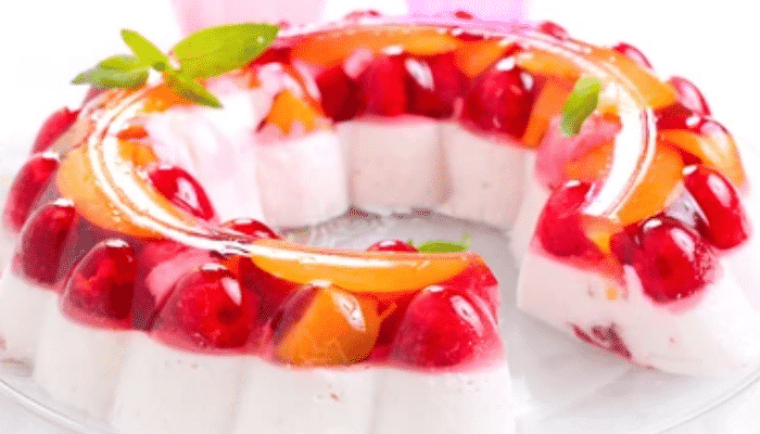 gelatina com frutas e creme